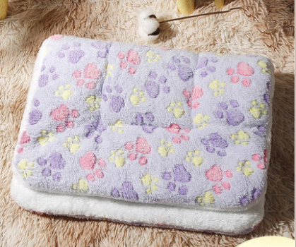Four Seasons Fashion Pet Cat Mat Blanket: Style and Comfort